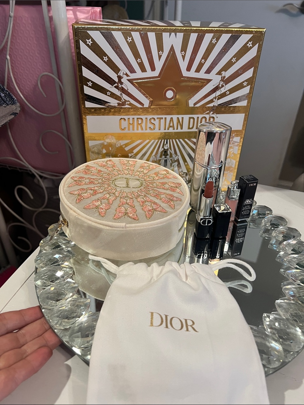 Dior Beauty Set w- Embroidered Pouch -Capture in 1 fl oz- More - Picture 3 of 6